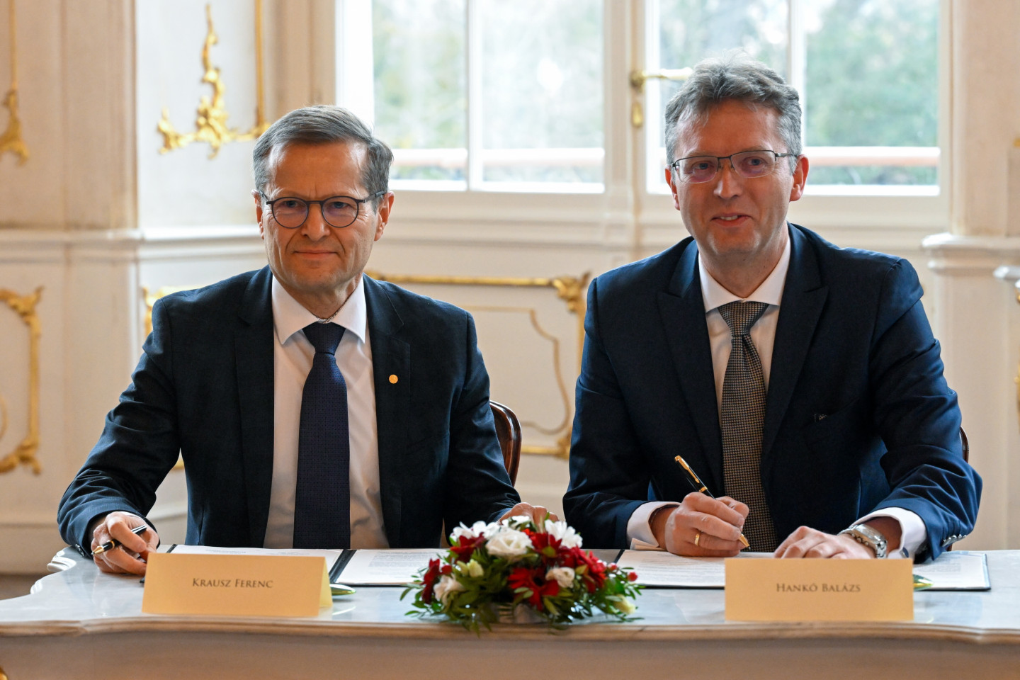 Jövőnket formáló történelmi tett az Élvonal Alapítvánnyal kötött megállapodás